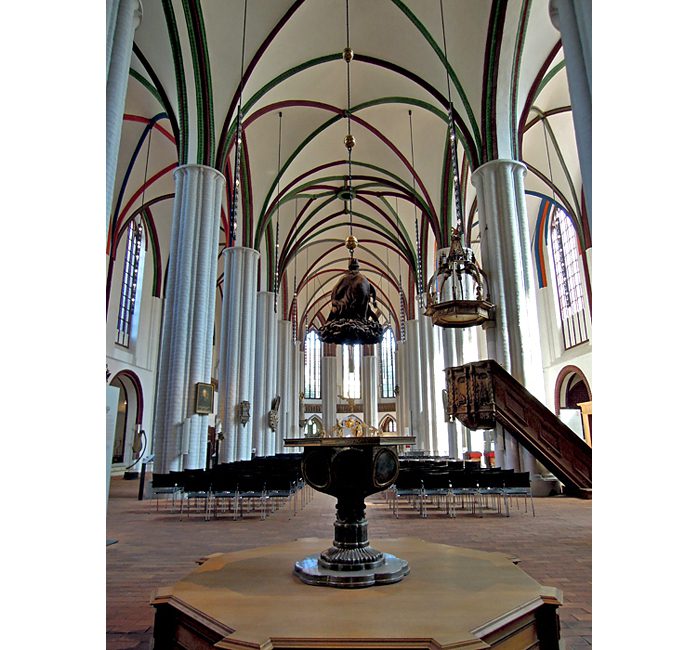 Berlin photograph - inside the  St. Nicholas' Church - photo cult berlin