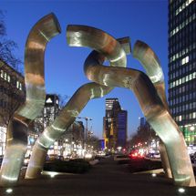 Sculpture Berlin on Tauentzien at night