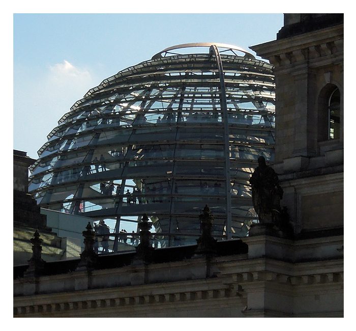 Berlin photo - glass dome of the Reichstag building - photo cult berlin